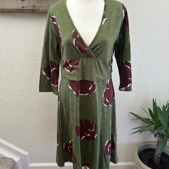 Patagonia Dresses & Skirts - Patagonia Green and Brown Dress Organic stretch cotton ladies Large